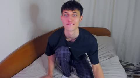 Snapshot of kenter_parker chatting on 12-13-25, 09:31 Peter online show from 12-13-25, 09:31