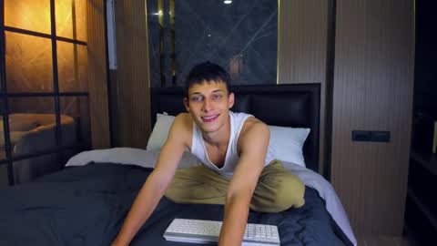 Snapshot of kenter_parker chatting on 03-20-26, 04:34 Peter online show from 03-20-26, 04:34