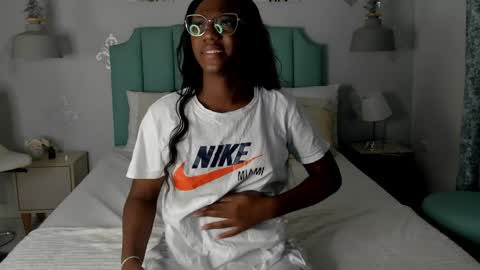 Snapshot of kentha_mitchells chatting on 01-08-25, 10:48 kentha_mitchells online show from 01-08-25, 10:48
