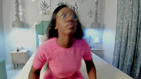 Snapshot of kentha_mitchells chatting on 01-28-25, 10:34 kentha_mitchells online show from 01-28-25, 10:34