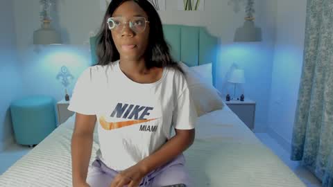 Snapshot of kentha_mitchells chatting on 02-03-25, 10:25 kentha_mitchells online show from 02-03-25, 10:25