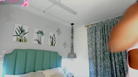 Snapshot of kentha_mitchells chatting on 02-11-25, 10:37 kentha_mitchells online show from 02-11-25, 10:37