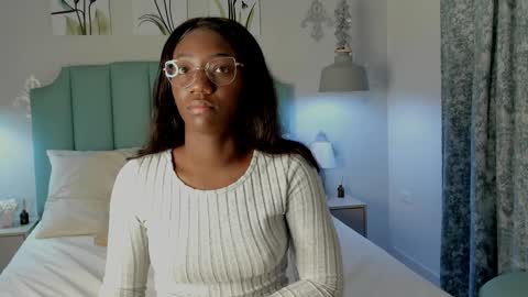 Snapshot of kentha_mitchells chatting on 02-26-25, 10:15 kentha_mitchells online show from 02-26-25, 10:15