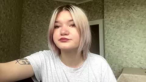 Snapshot of kenyamcilwaine chatting on 07-08-26, 11:37 Eva online show from 07-08-26, 11:37