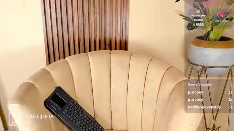 Keny Kitty  Onlyfans Kenayfoxx online show from 12-17-24, 10:44