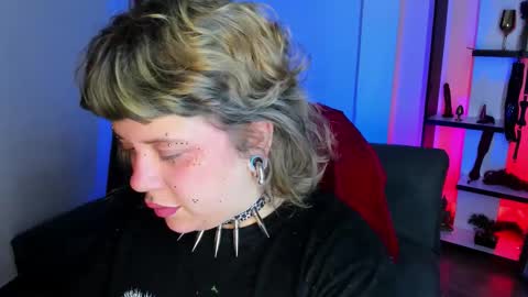 Kenzie online show from 11-25-25, 05:07