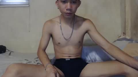 Snapshot of kenzy931455 chatting on 05-04-26, 01:34 kenzy931455 online show from 05-04-26, 01:34