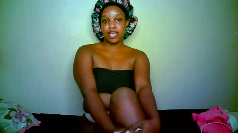 Snapshot of kering_lovly chatting on 09-20-25, 11:06 kering_lovly online show from 09-20-25, 11:06