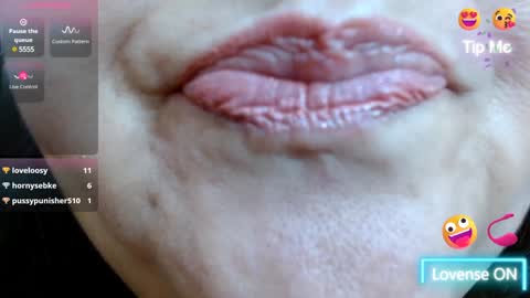 Snapshot of kerly_doll chatting on 01-26-25, 07:31 K E R L Y online show from 01-26-25, 07:31