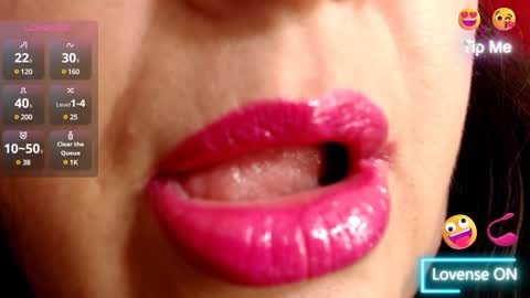 Snapshot of kerly_doll chatting on 02-04-25, 01:27 K E R L Y online show from 02-04-25, 01:27