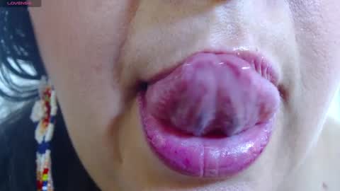 Snapshot of kerly_doll chatting on 02-05-25, 07:53 K E R L Y online show from 02-05-25, 07:53