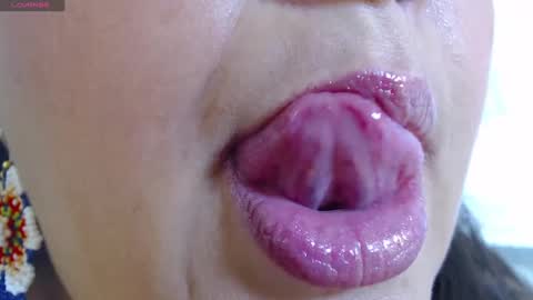 Snapshot of kerly_doll chatting on 02-05-25, 11:06 K E R L Y online show from 02-05-25, 11:06