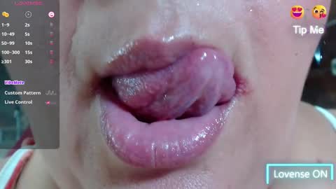 Snapshot of kerly_doll chatting on 03-01-25, 10:10 K E R L Y online show from 03-01-25, 10:10