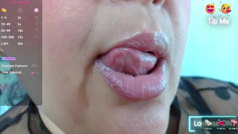 Snapshot of kerly_doll chatting on 03-10-25, 03:52 K E R L Y online show from 03-10-25, 03:52