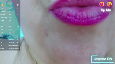 Snapshot of kerly_doll chatting on 03-10-25, 06:56 K E R L Y online show from 03-10-25, 06:56