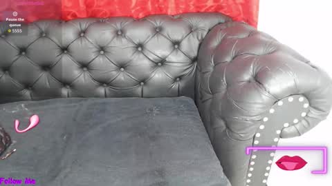 Snapshot of kerly_doll chatting on 10-13-25, 12:49 K E R L Y online show from 10-13-25, 12:49