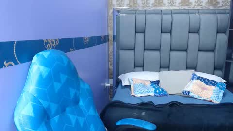 Snapshot of kerly_doll chatting on 10-22-25, 02:39 K E R L Y online show from 10-22-25, 02:39