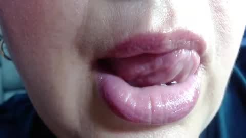 Snapshot of kerly_doll chatting on 11-11-25, 07:03 K E R L Y online show from 11-11-25, 07:03