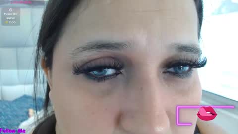 Snapshot of kerly_doll chatting on 11-27-25, 04:53 K E R L Y online show from 11-27-25, 04:53