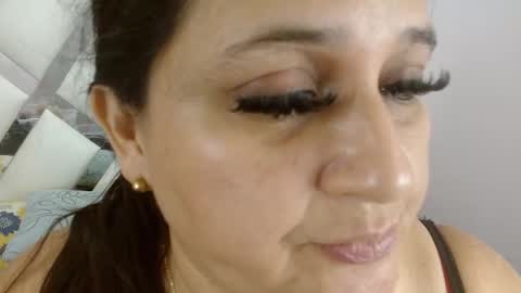 Snapshot of kerly_doll chatting on 12-19-25, 12:50 K E R L Y online show from 12-19-25, 12:50