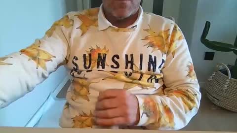 Snapshot of kermitgp3 chatting on 04-05-26, 04:15 Anton online show from 04-05-26, 04:15