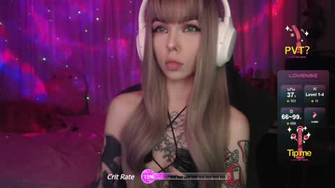 Snapshot of kerry_kirk chatting on 12-14-24, 05:47 Kerry online show from 12-14-24, 05:47