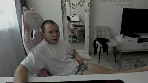 Snapshot of kesh_mne chatting on 09-18-25, 11:45 kesh_mne online show from 09-18-25, 11:45