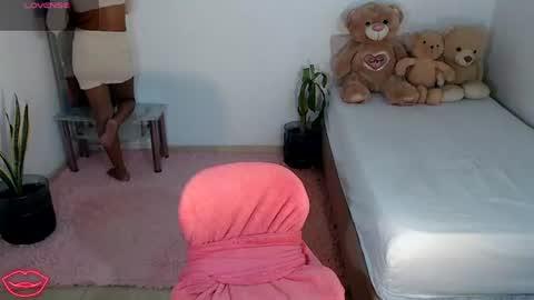 Snapshot of kesha_brooks chatting on 07-23-26, 03:54 Mia online show from 07-23-26, 03:54