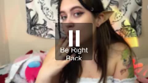 Snapshot of keshamoon chatting on 12-26-24, 09:15 Kesha online show from 12-26-24, 09:15