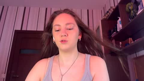 Snapshot of keshastremmel chatting on 05-27-26, 09:50 Ellie online show from 05-27-26, 09:50