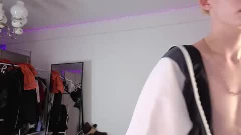 Kessy online show from 10-23-25, 11:57