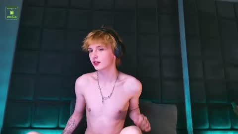 Snapshot of kessy_white chatting on 06-20-26, 08:55 Kessy online show from 06-20-26, 08:55
