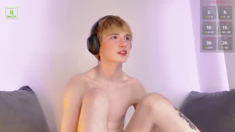 Snapshot of kessy_white chatting on 07-11-26, 08:44 Kessy online show from 07-11-26, 08:44