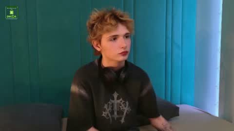 Snapshot of kessy_white chatting on 07-18-26, 08:23 Kessy online show from 07-18-26, 08:23
