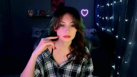 Snapshot of keti_moon chatting on 01-15-26, 06:00 Keti 3 online show from 01-15-26, 06:00