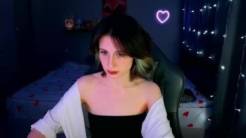 Snapshot of keti_moon chatting on 03-12-26, 07:20 Keti 3 online show from 03-12-26, 07:20