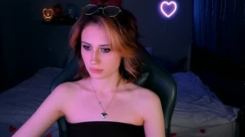 Snapshot of keti_moon chatting on 06-13-26, 07:01 Keti 3 online show from 06-13-26, 07:01
