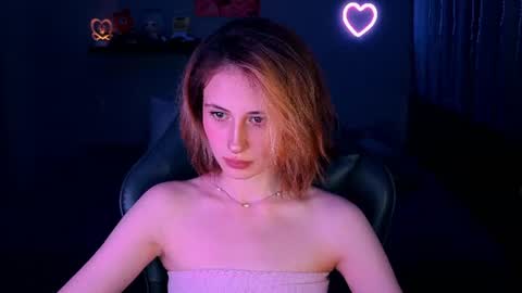 Snapshot of keti_moon chatting on 06-15-26, 07:05 Keti 3 online show from 06-15-26, 07:05