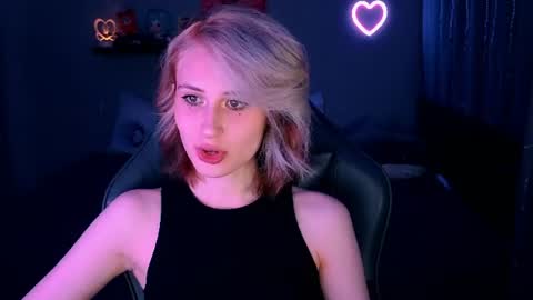 Snapshot of keti_moon chatting on 06-17-26, 07:48 Keti 3 online show from 06-17-26, 07:48