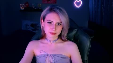 Snapshot of keti_moon chatting on 06-19-26, 07:06 Keti 3 online show from 06-19-26, 07:06