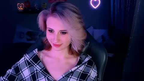 Snapshot of keti_moon chatting on 06-24-26, 08:19 Keti 3 online show from 06-24-26, 08:19