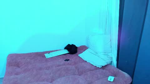 Snapshot of ketnbuilexx chatting on 07-18-26, 04:27 Ketn BuilexX online show from 07-18-26, 04:27