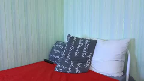 Snapshot of kettimi chatting on 12-25-24, 11:22 Catherine online show from 12-25-24, 11:22