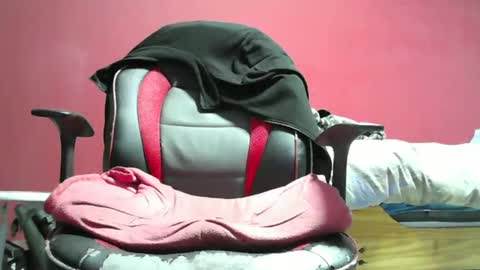 Snapshot of kev19922 chatting on 12-27-24, 08:39 kev19922 online show from 12-27-24, 08:39