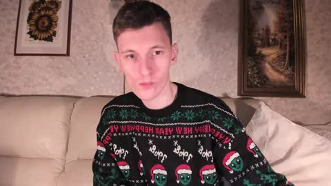 Snapshot of kevin_hornyyy chatting on 01-02-25, 03:40 kevin online show from 01-02-25, 03:40