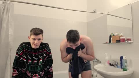 Snapshot of kevin_hornyyy chatting on 01-10-25, 03:27 kevin online show from 01-10-25, 03:27