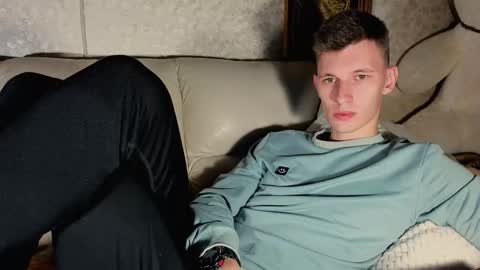 Snapshot of kevin_hornyyy chatting on 10-02-25, 06:09 kevin online show from 10-02-25, 06:09