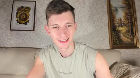 Snapshot of kevin_hornyyy chatting on 10-18-25, 10:49 kevin online show from 10-18-25, 10:49