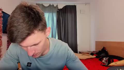 Snapshot of kevin_hornyyy chatting on 10-26-25, 10:10 kevin online show from 10-26-25, 10:10