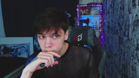 Snapshot of kevin_joestar chatting on 12-17-24, 05:29 Kevin online show from 12-17-24, 05:29